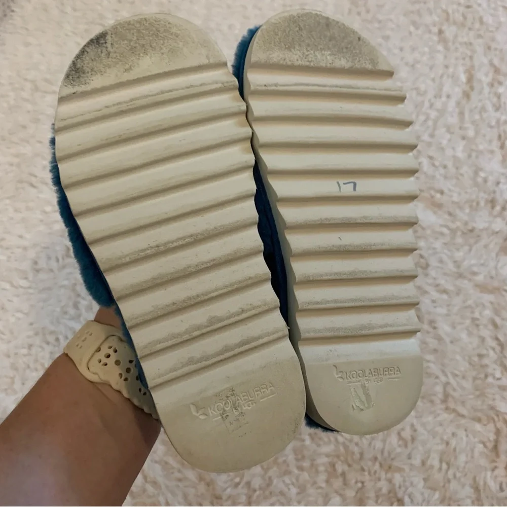 Kookaburra by Ugg fuzzy slippers sz 13